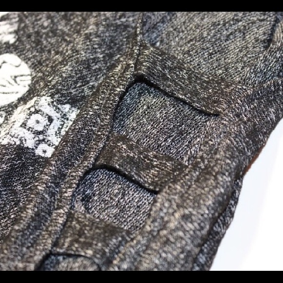 HANG TEN, shoulder cut out top - Picture 2 of 3